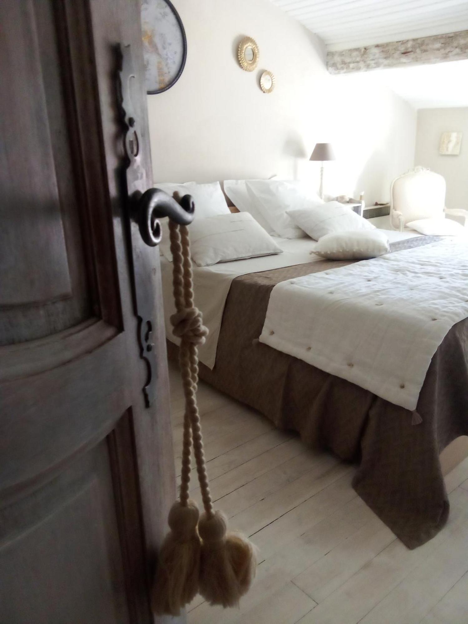 La Maison Perchee 에그모르트 외부 사진